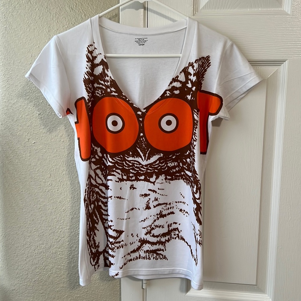 Hooters tee size large